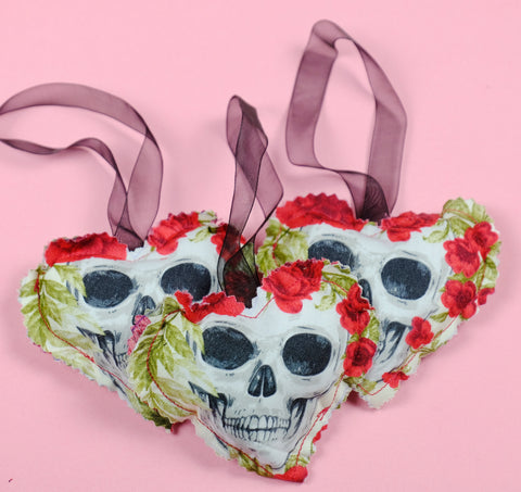 Skull Hanging Hearts
