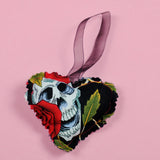 Skull Hanging Hearts - Black