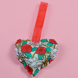 Skull Hanging Hearts - Snapdragon